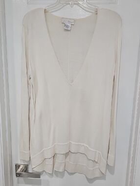 Soprano Cream V-Neck Long Sleeve Layered-Hem Top